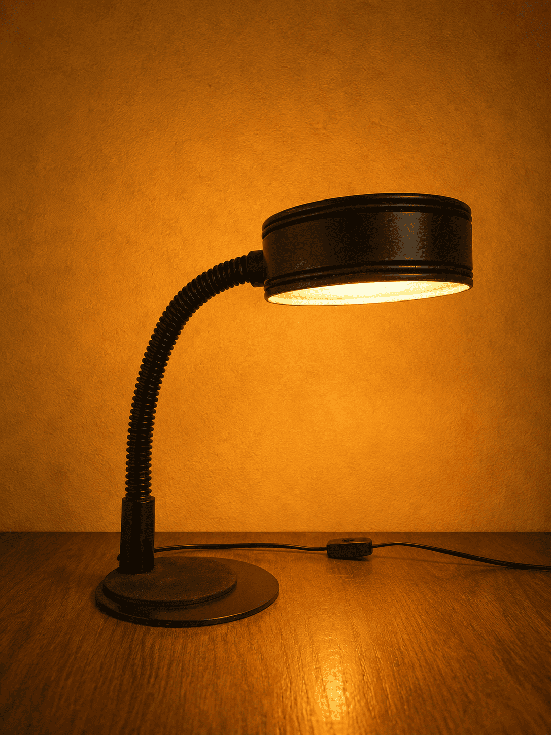 Vintage zwarte bureaulamp met flexibele hals